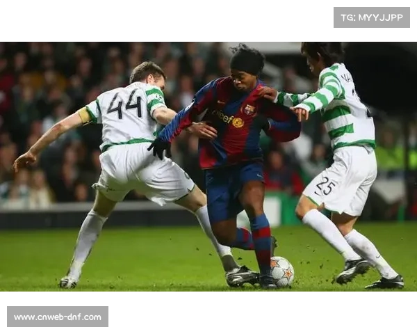 马赛足球文化深厚 球迷热情熠熠生辉 马赛足球文化深厚 球迷热情熠熠生辉